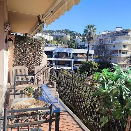 Apartment Cosy Vertigo Behind The Martinez